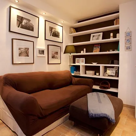 Apartment Colosseum Secret *